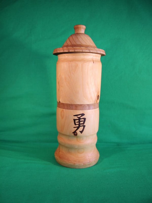 Japanse urn, 3 tekens voor moed, kracht en liefde (0,6 Liter)